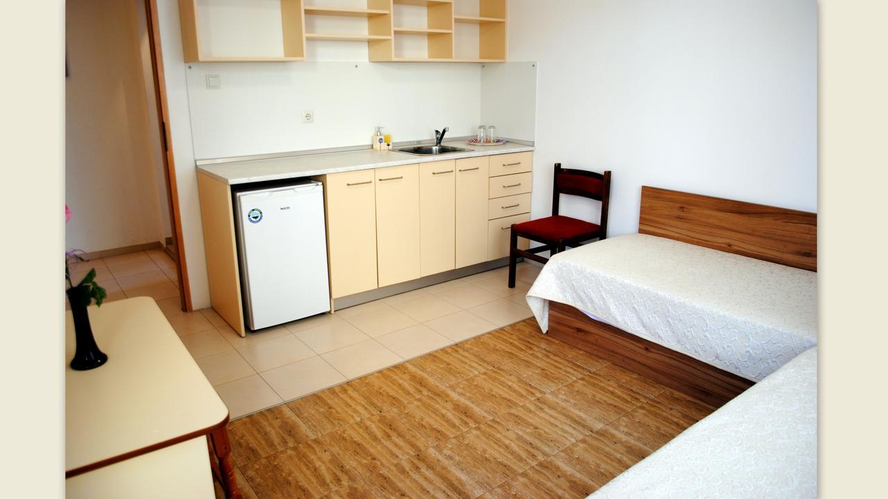 Veda Guest House ポモリエ エクステリア 写真